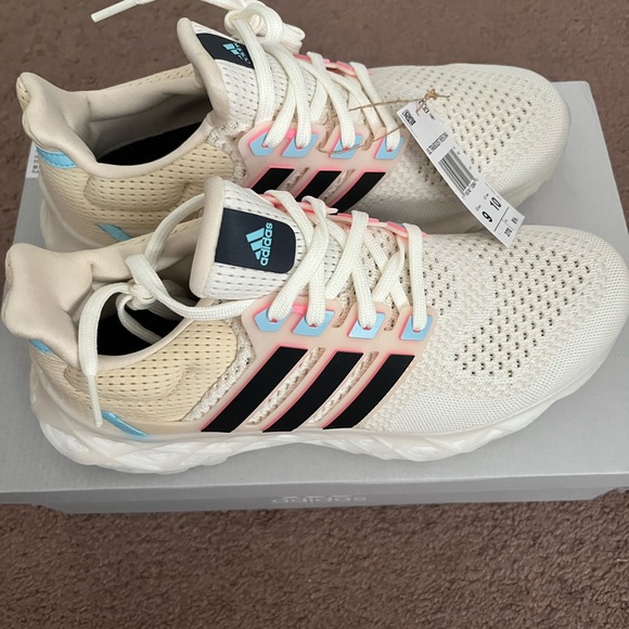 Adidas Ultraboost Web DNA US 9 size - Picture 6 of 6